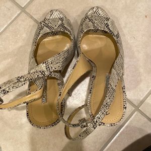 BCBG shoes